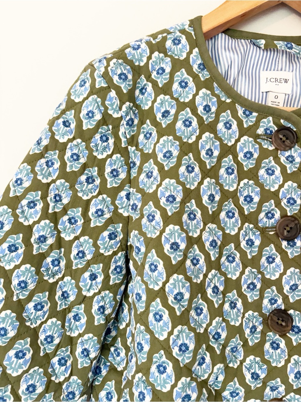 J.CREW Quilted Floral Button Jacket sz. S - Picture 3 of 6